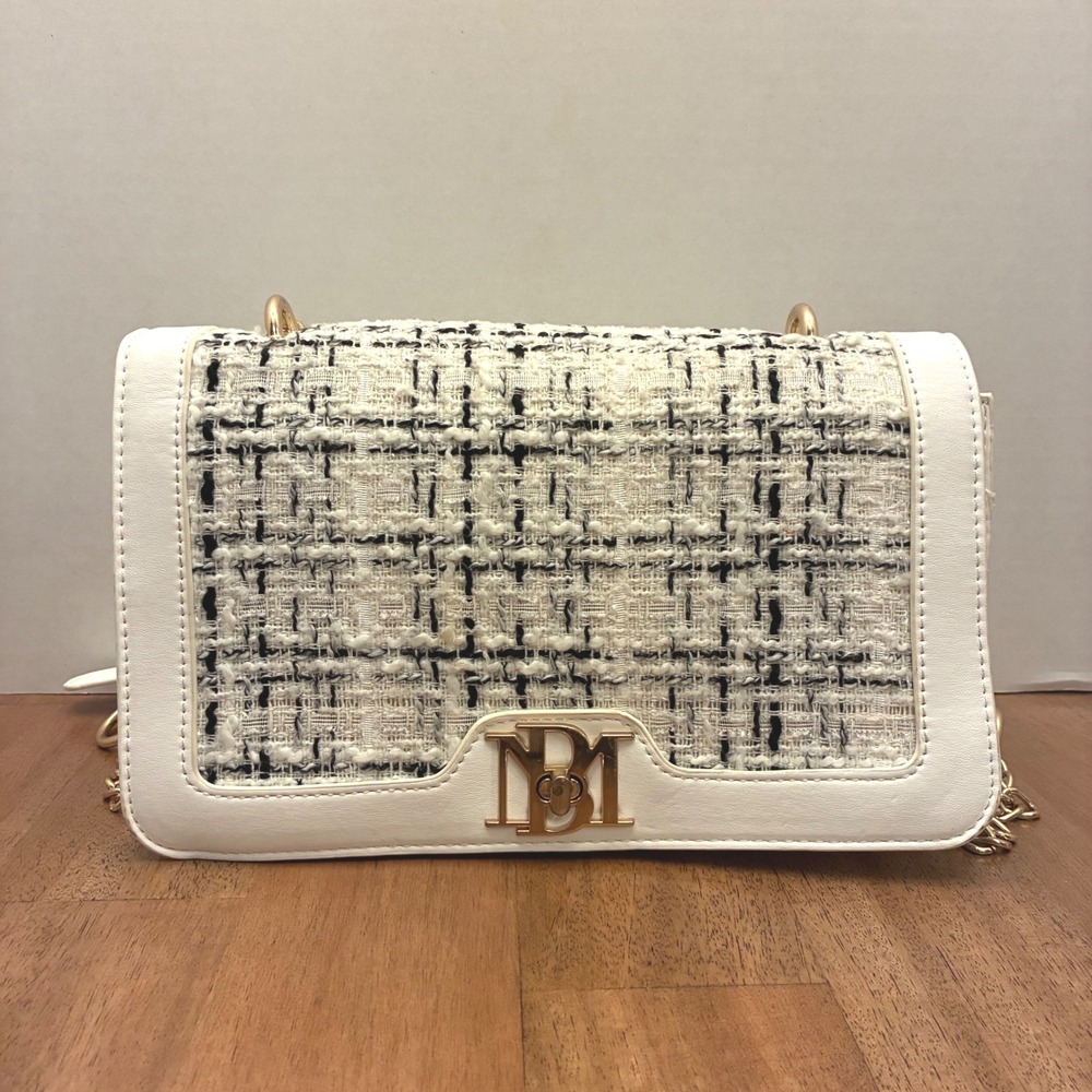 Badgley Mischka Off White Black Tweed Vegan Leather Crossbody Chain Strap Medium